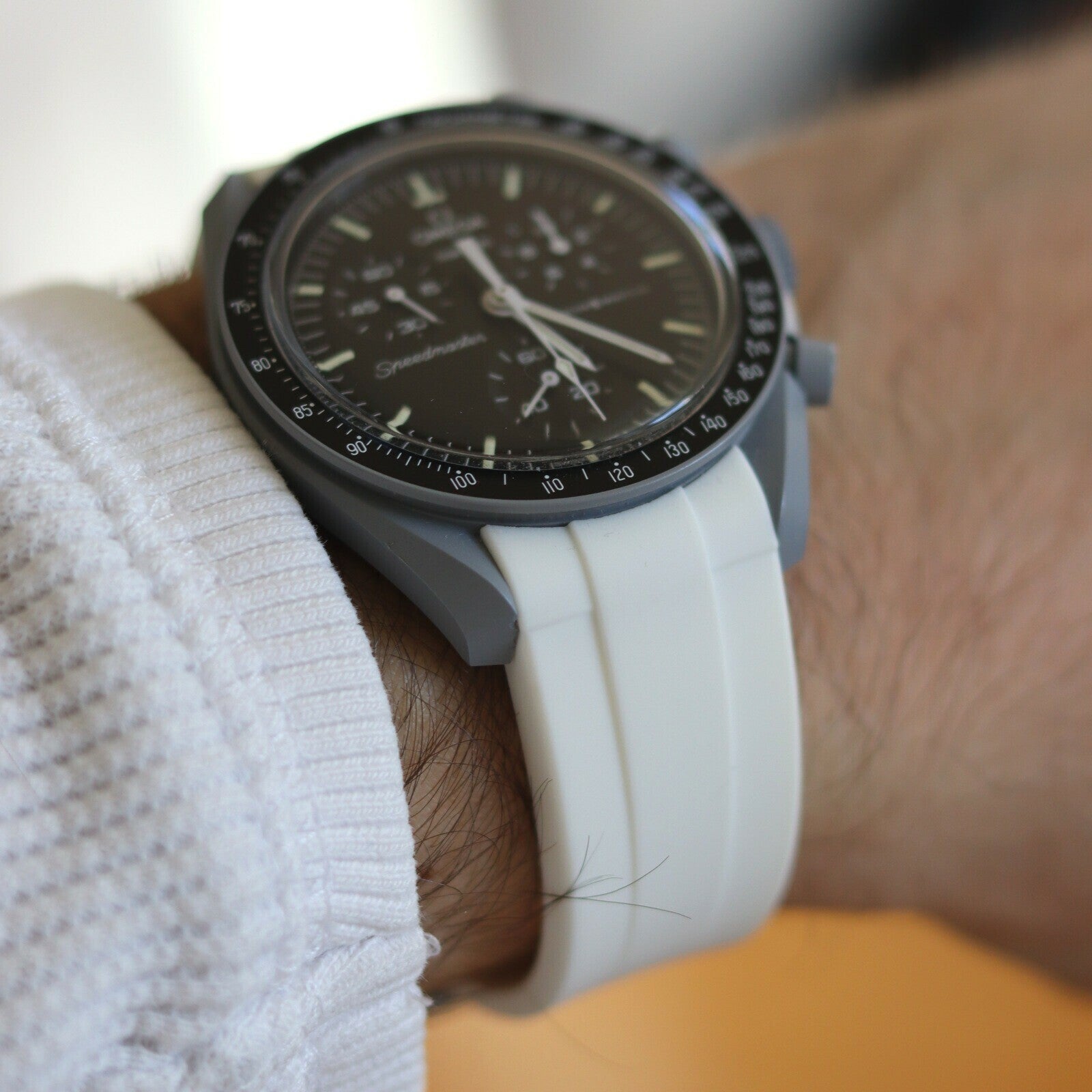 Curved Rubber Strap Hvit