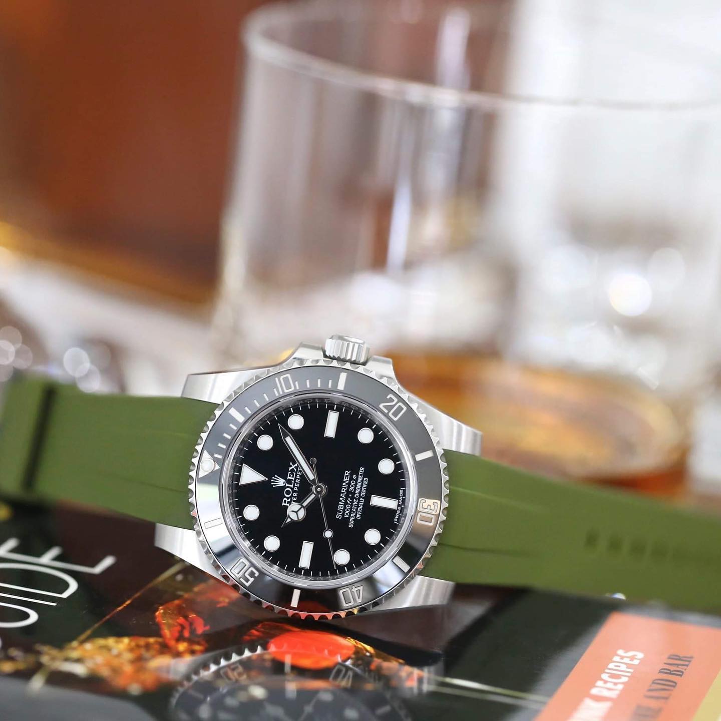 Horus 21mm curved gummirem - olivengrønn med gullspenne