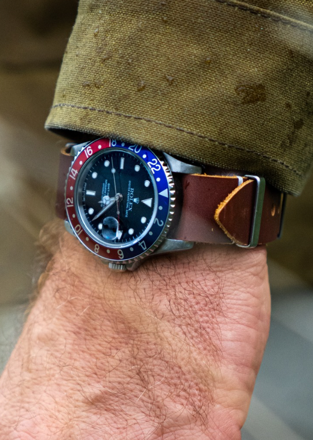 Nato strap i skinn mørkbrun