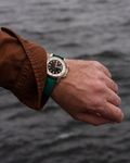 Grönt exotiskt silikonarmband